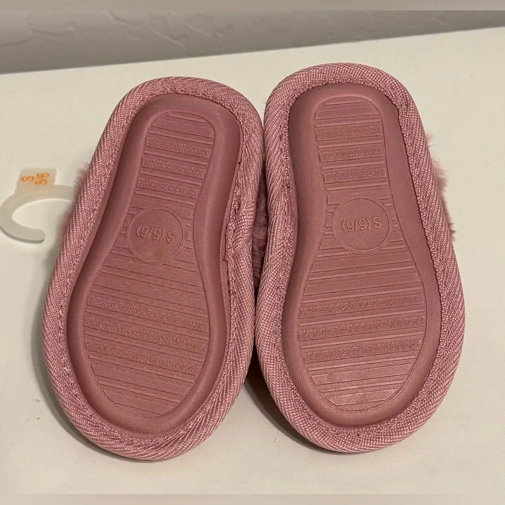 Cat & Jack little girls Cozy Pink slippers